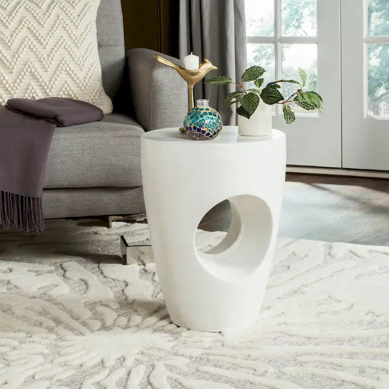 SAFAVIEH Hadil Concrete Indoor/ Outdoor Accent Table - 14.1 x 14.1 x 17.7 - 14Wx14Dx18H